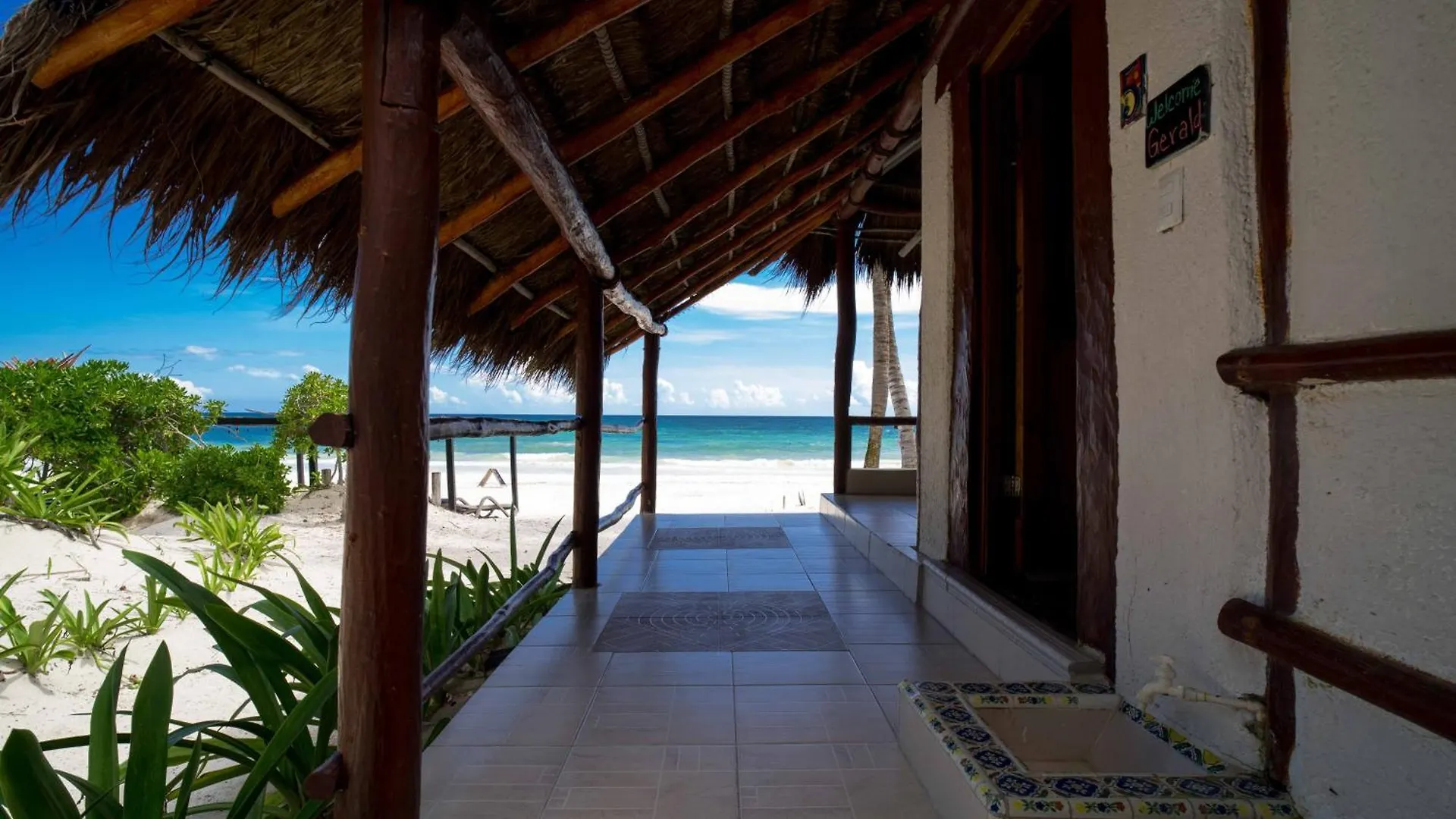 Hotel Bt Live Tulum Located At The Party Zone 4*,